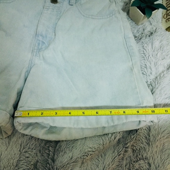 Vintage Arizona High Waist Shorts - Picture 5 of 7